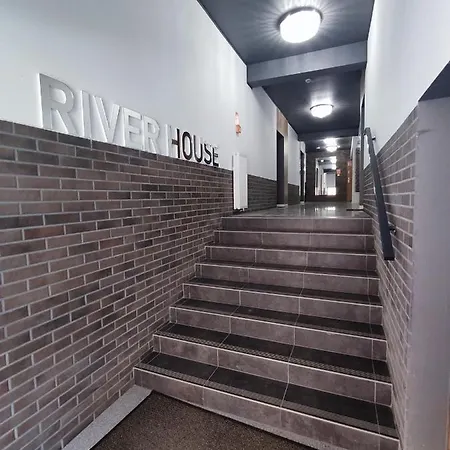 River House - Z Ogrodkiem 公寓 *